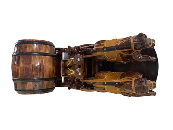 Xe Ngựa Kéo Rượu Vang